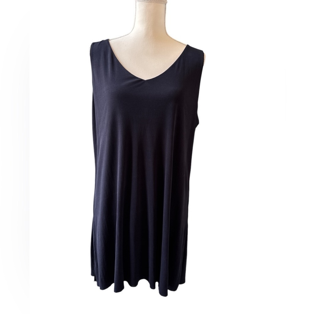 Elegant Eileen Fisher Navy 100% silk Sleeveless Top extra long